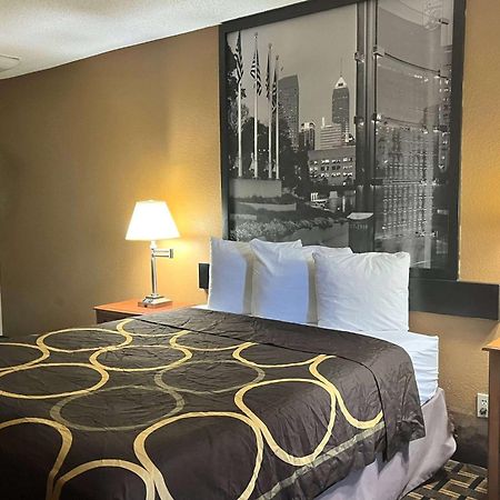 Отель Super 8 By Wyndham Indianapolis/Ne/Castleton Area Экстерьер фото