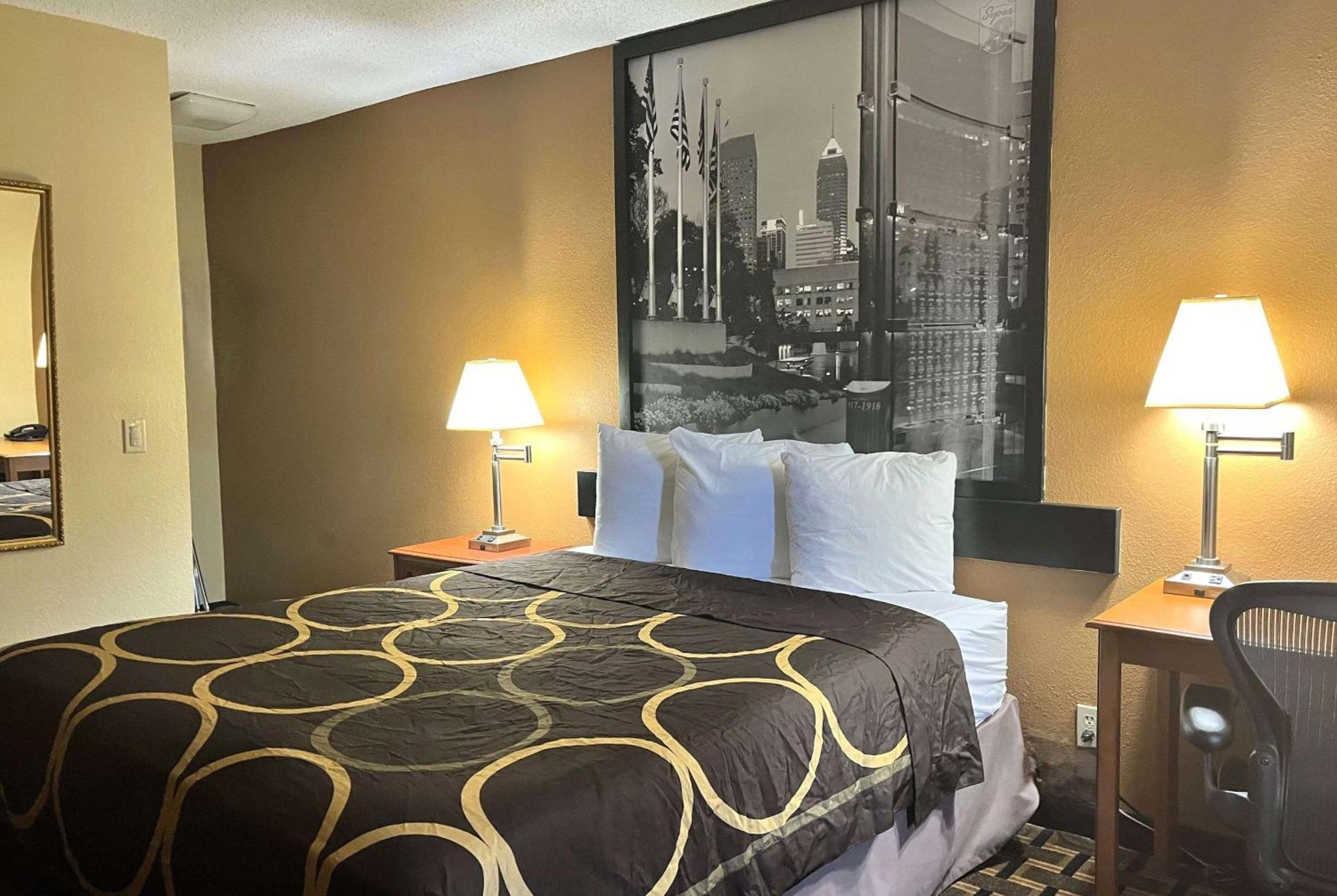 Отель Super 8 By Wyndham Indianapolis/Ne/Castleton Area Экстерьер фото