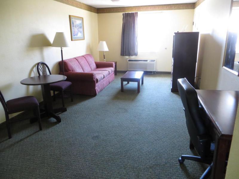 Отель Super 8 By Wyndham Indianapolis/Ne/Castleton Area Экстерьер фото